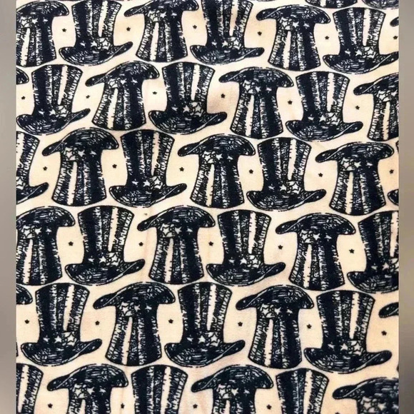Lularoe TC cream&black top hat leggings. OG designer Patrick quality& fit. NWT - Picture 3 of 6